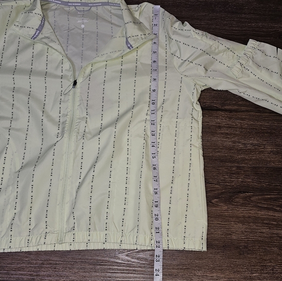 NWT Nike Dri-FIT Icon Clash Pinstripe Barely Volt Windrunner Zip Jacket LG $90 - Picture 12 of 14